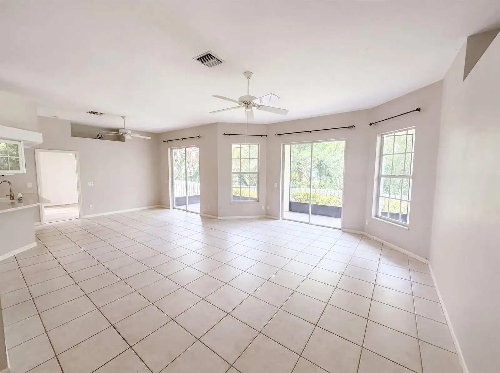 400 46th, Vero Beach FL 32968 photo 3