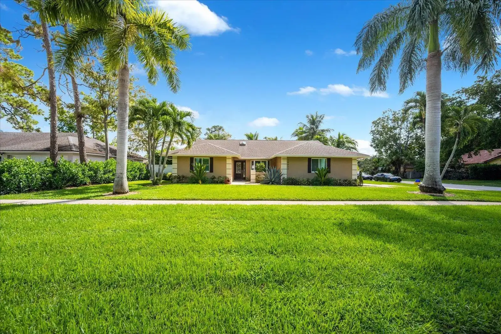 14832 PADDOCK Drive, Wellington FL 33414