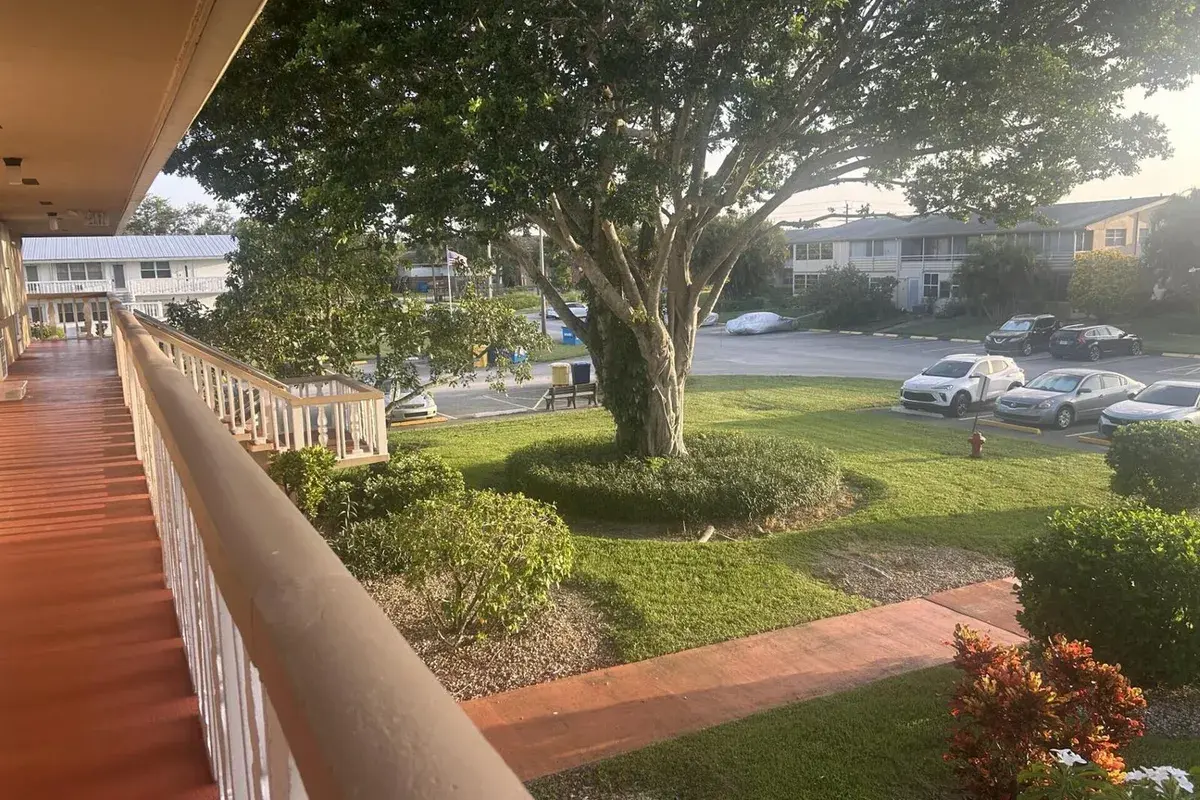 126 BEDFORD E, West Palm Beach FL 33417