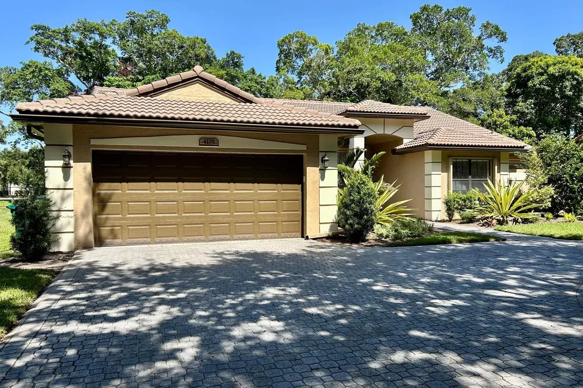 4175 AUGUSTA Avenue, Cooper City FL 33026