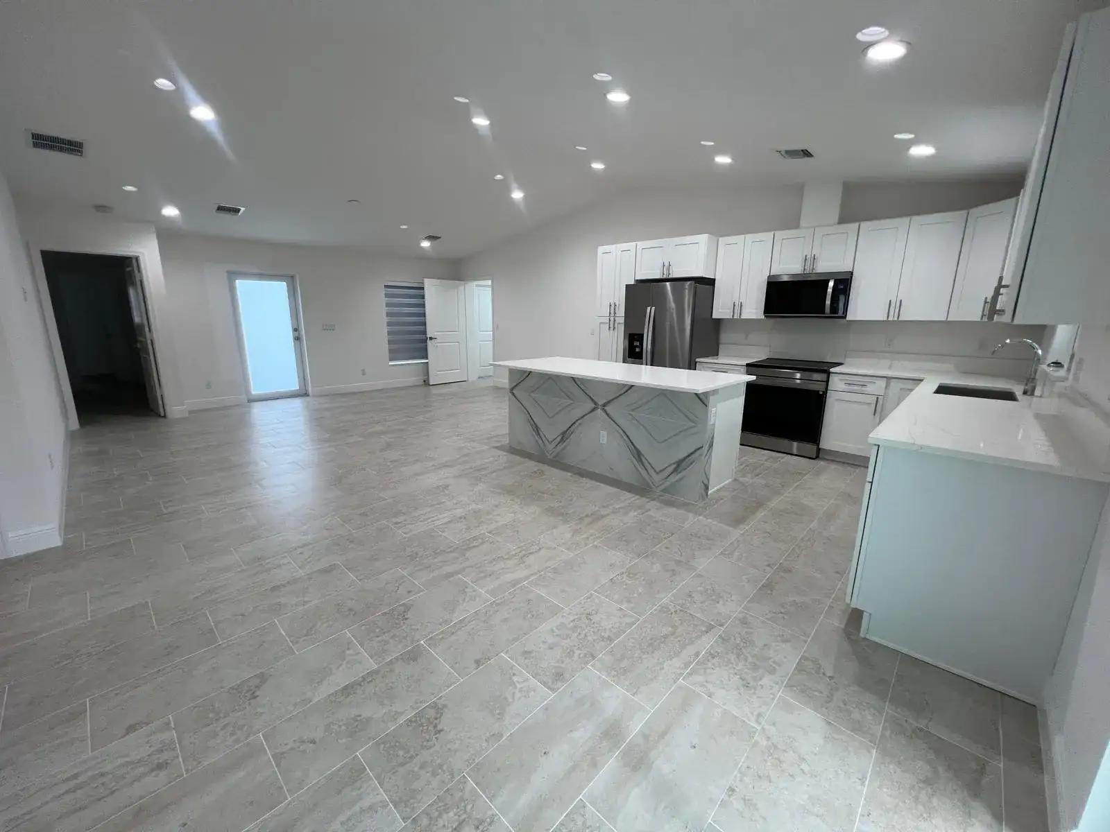 5913 Seagrape Drive, Fort Pierce FL 34982 photo 3