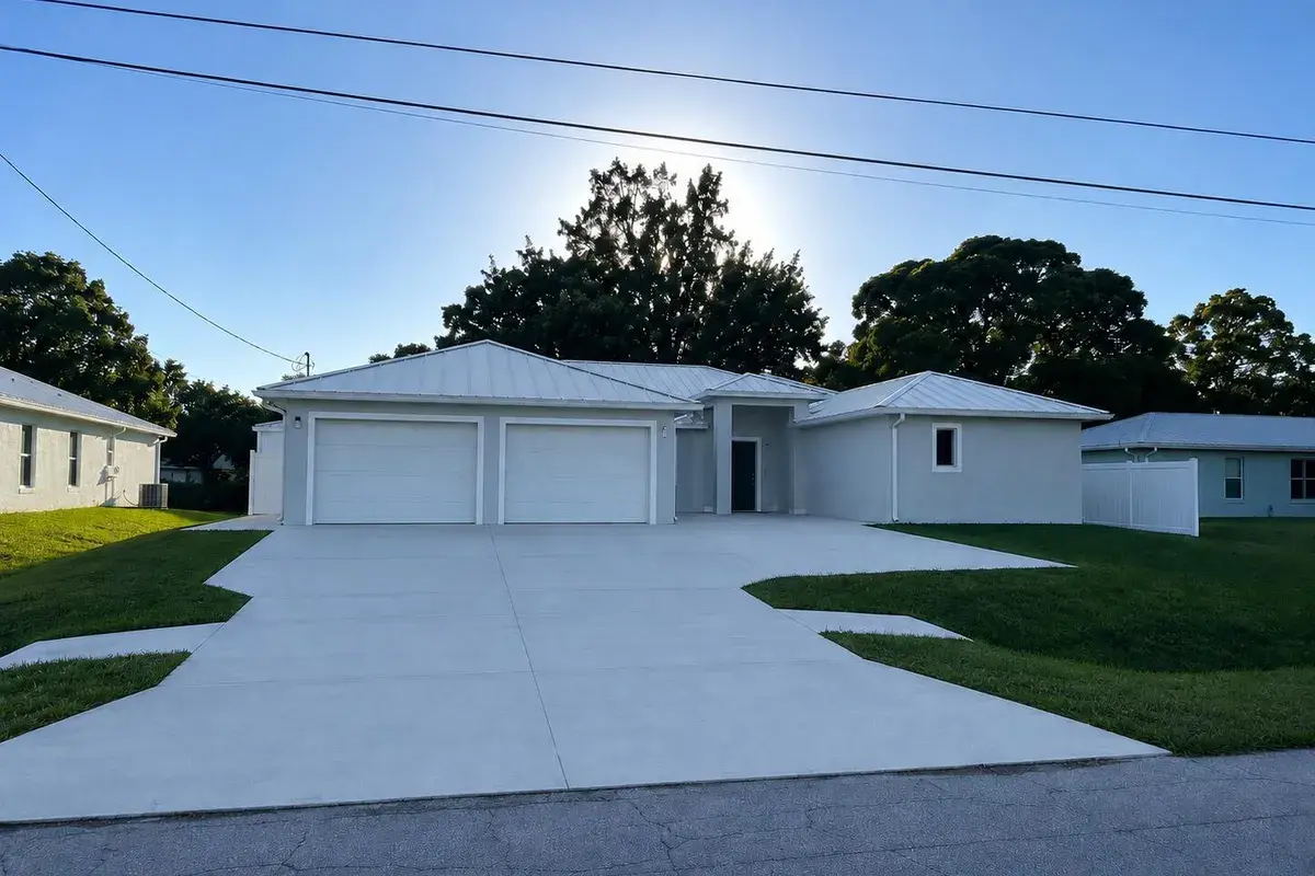 5913 Seagrape Drive, Fort Pierce FL 34982