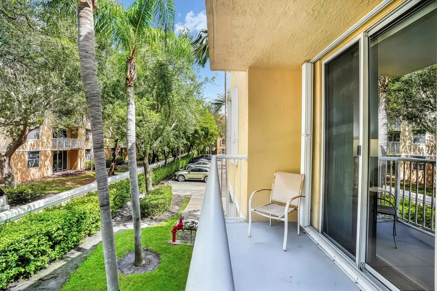 609 E SHERIDAN Street # 208, Dania Beach FL 33004