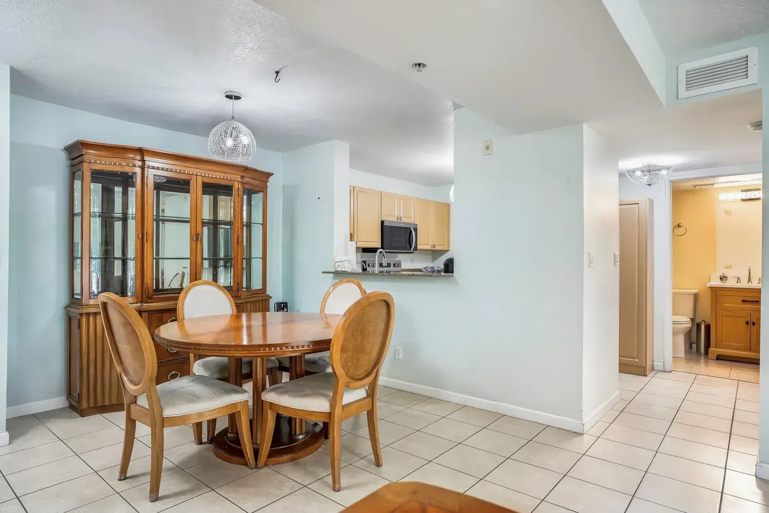 609 E SHERIDAN Street # 208, Dania Beach FL 33004