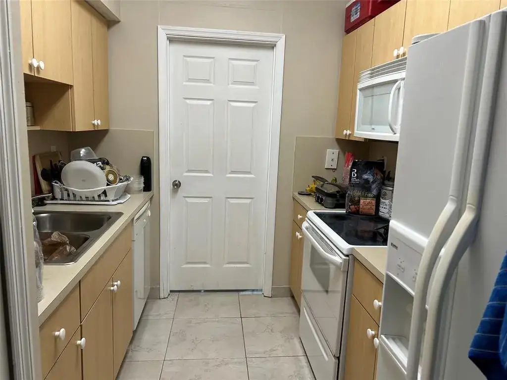 7085 NOVA Drive # 113, Davie FL 33317 photo 2
