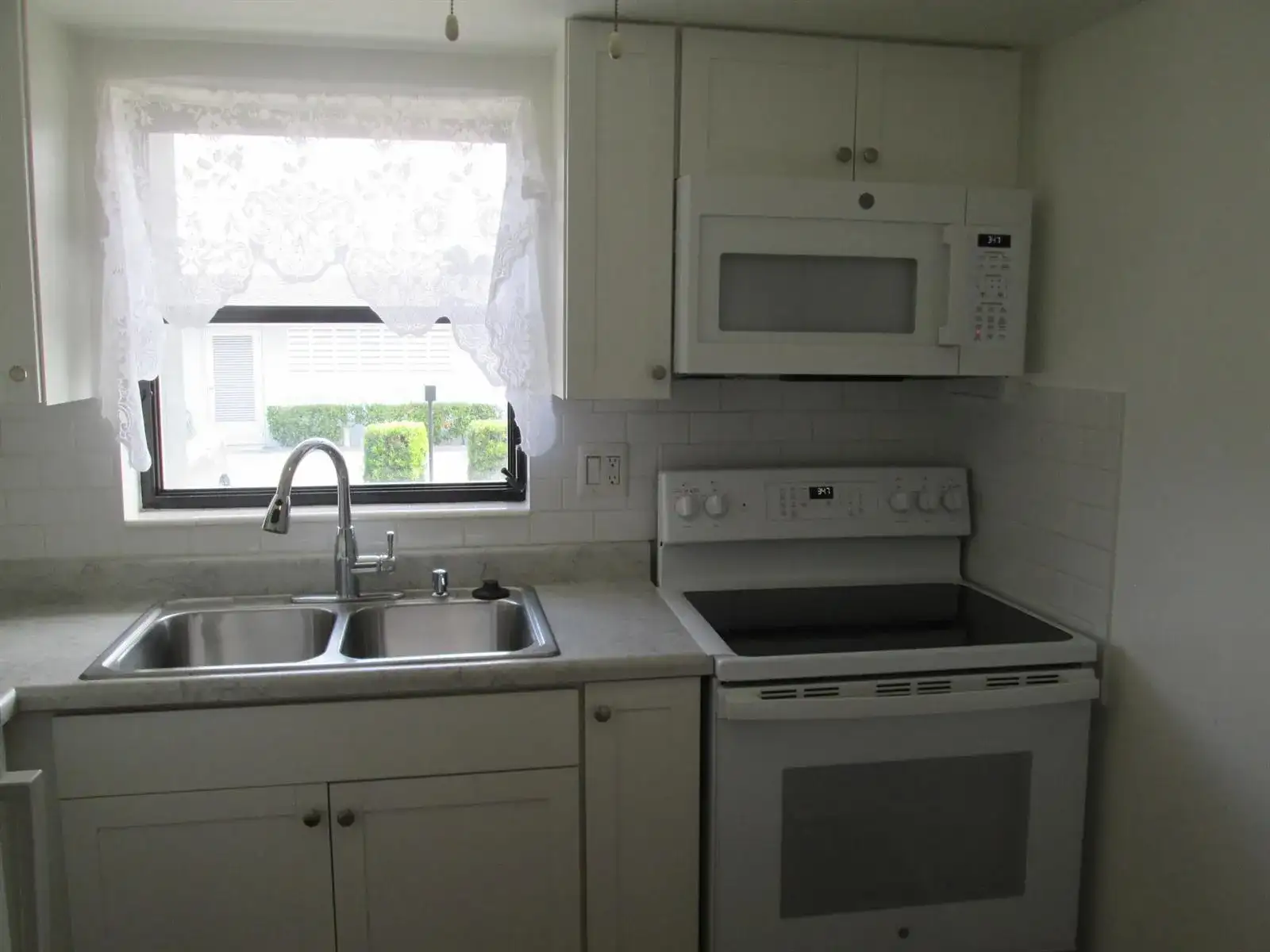 2611 W BARKLEY Drive W, West Palm Beach FL 33415 photo 3