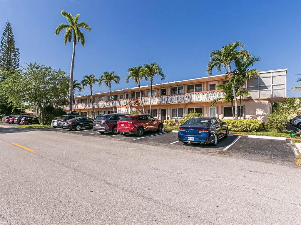 1000 SW 11th Avenue, Hallandale Beach FL 33009 photo 3