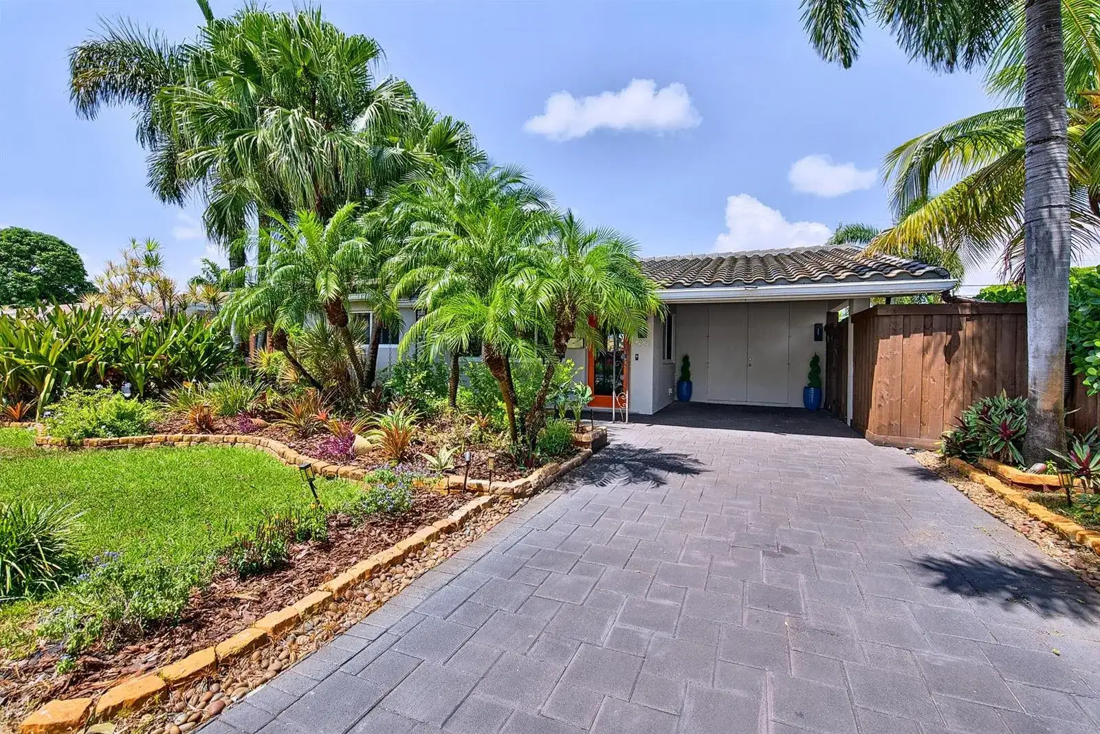 4821 NE 6th Avenue, Oakland Park FL 33334 photo 2