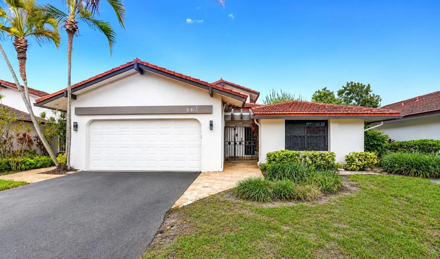 663 DEER CREEK HOLLOWS Circle, Deerfield Beach FL 33442 photo 2