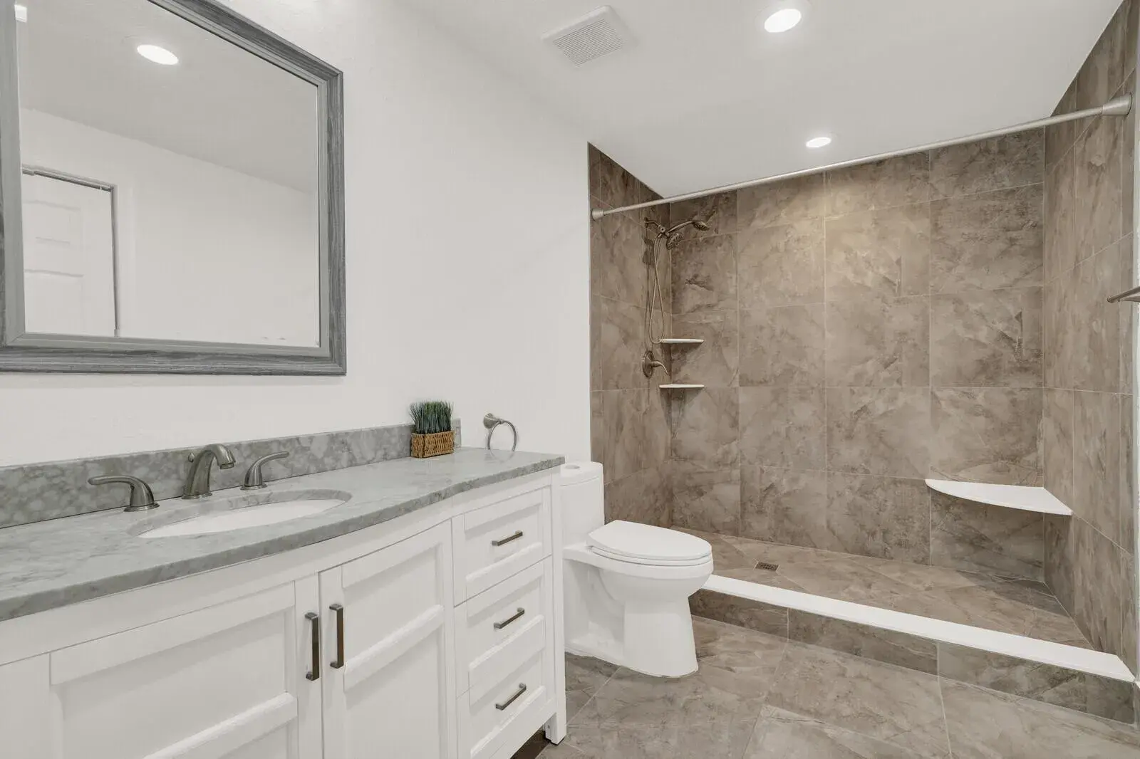 709 BELMONT Place # 709, Boynton Beach FL 33436