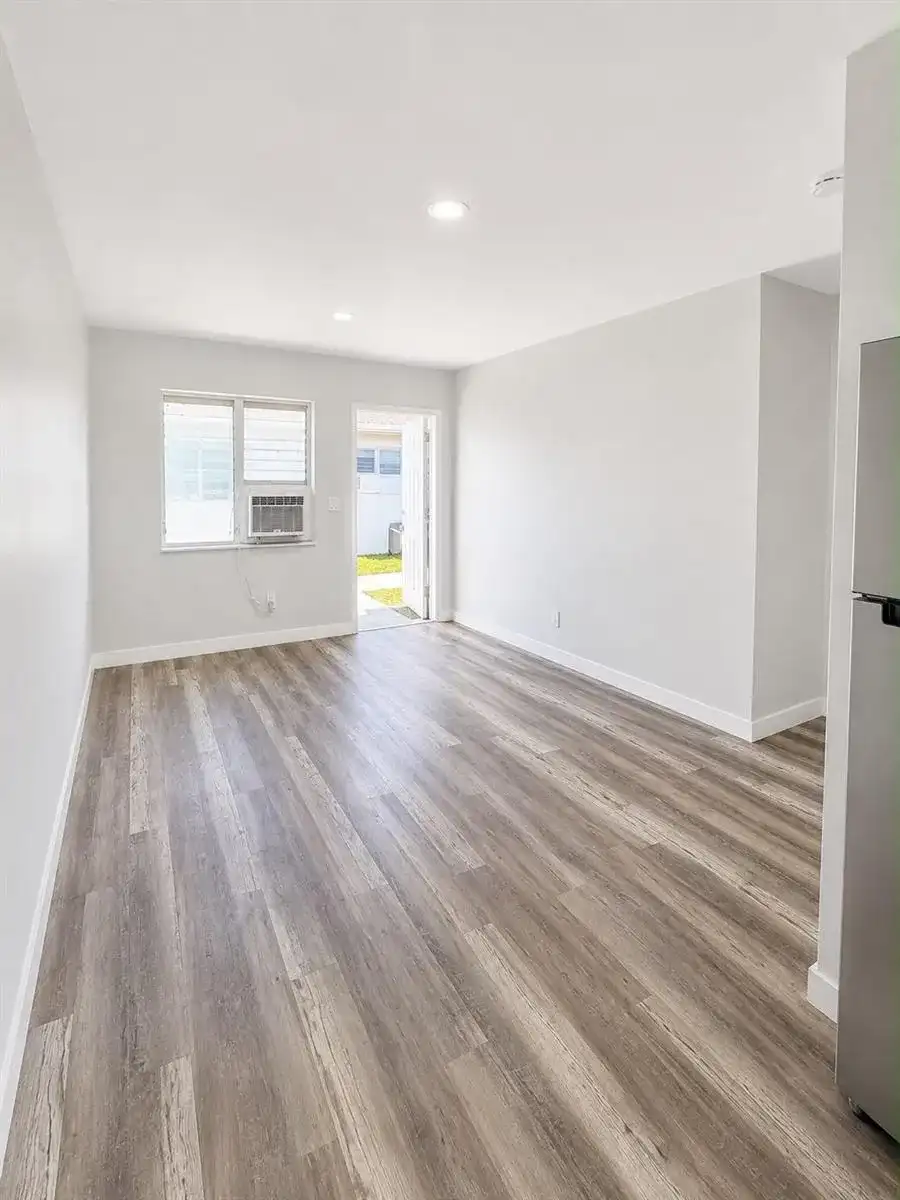 525 NW 5TH Street # 1, Hallandale Beach FL 33009
