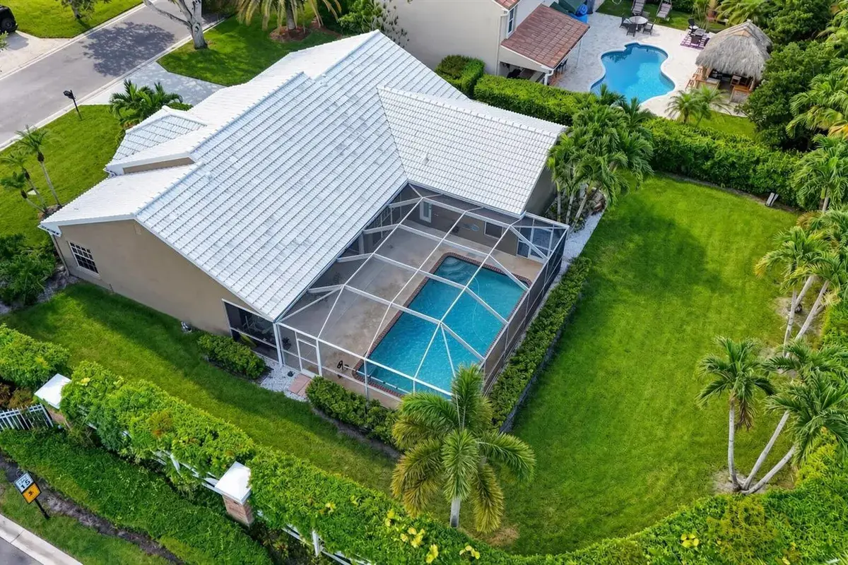 1011 WOODFIELD Circle, Palm Beach Gardens FL 33418