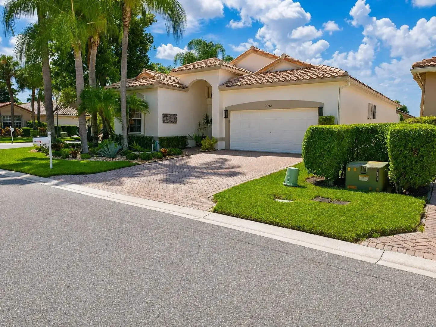 5168 Clover Creek Drive, Boynton Beach FL 33437 photo 2