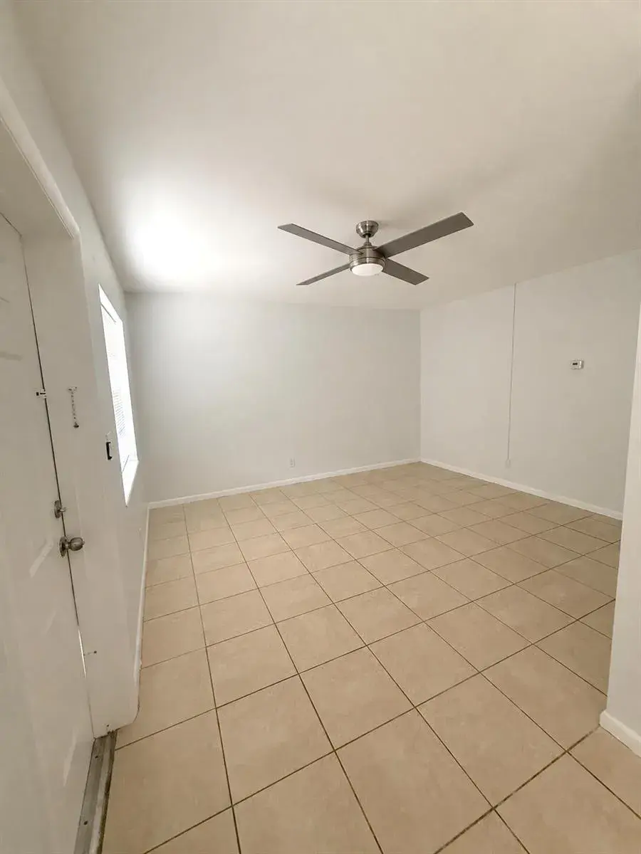 2017 NE 18TH Street # 2, Fort Lauderdale FL 33305