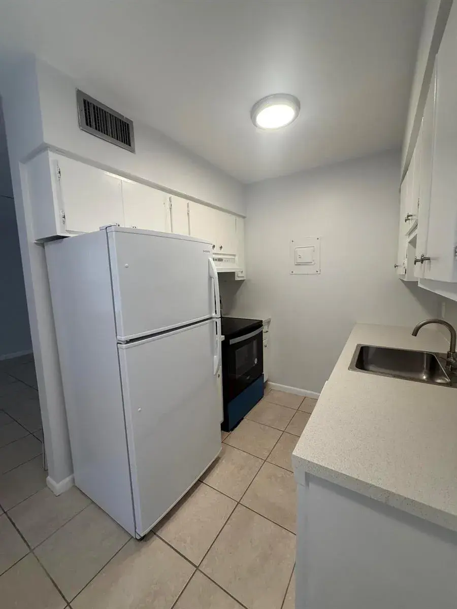 2017 NE 18TH Street # 2, Fort Lauderdale FL 33305