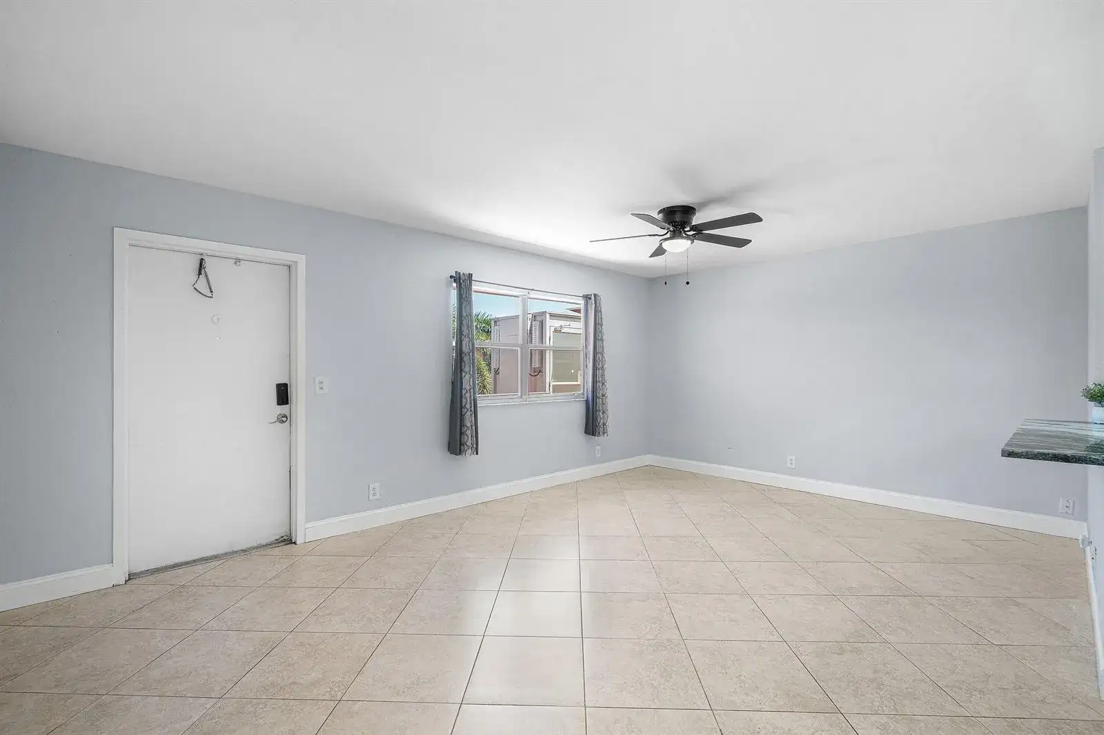 566 Saxony L, Delray Beach FL 33446 photo 3