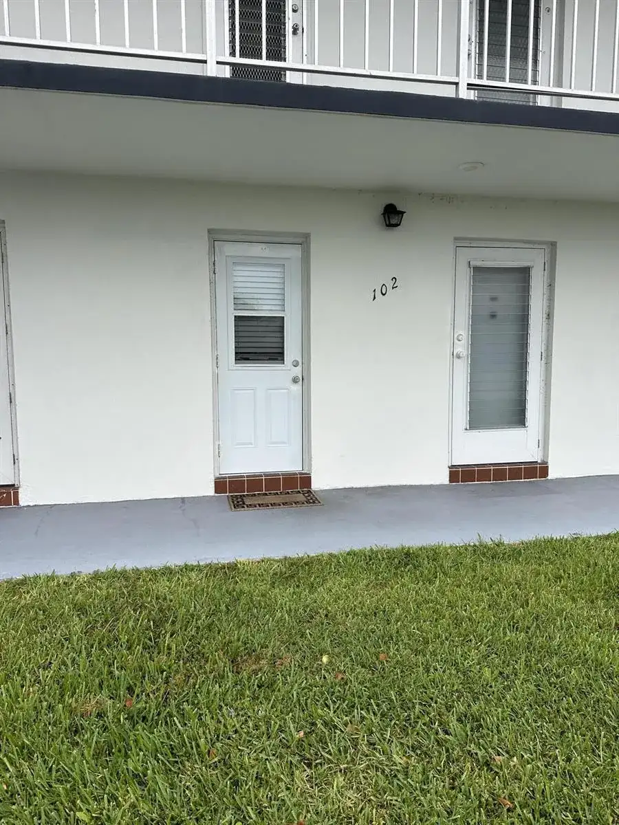 1113 Lake Terrace, Boynton Beach FL 33426 photo 2