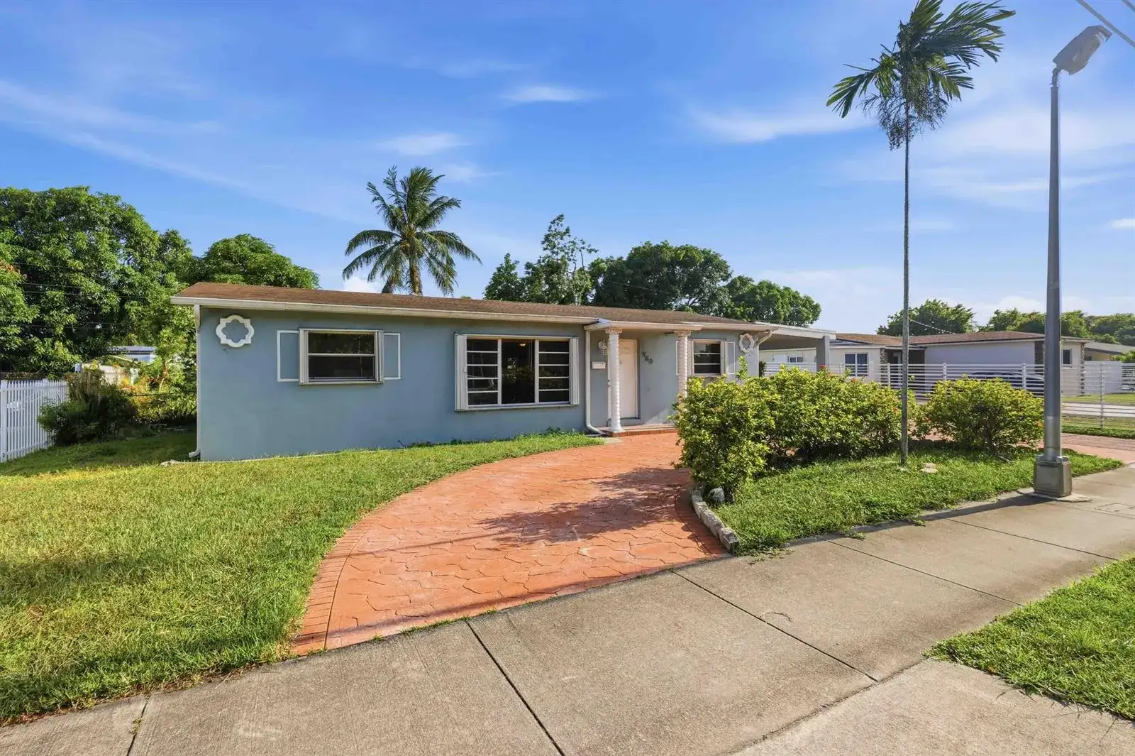 980 NW 183RD Street, Miami Gardens FL 33169 photo 2