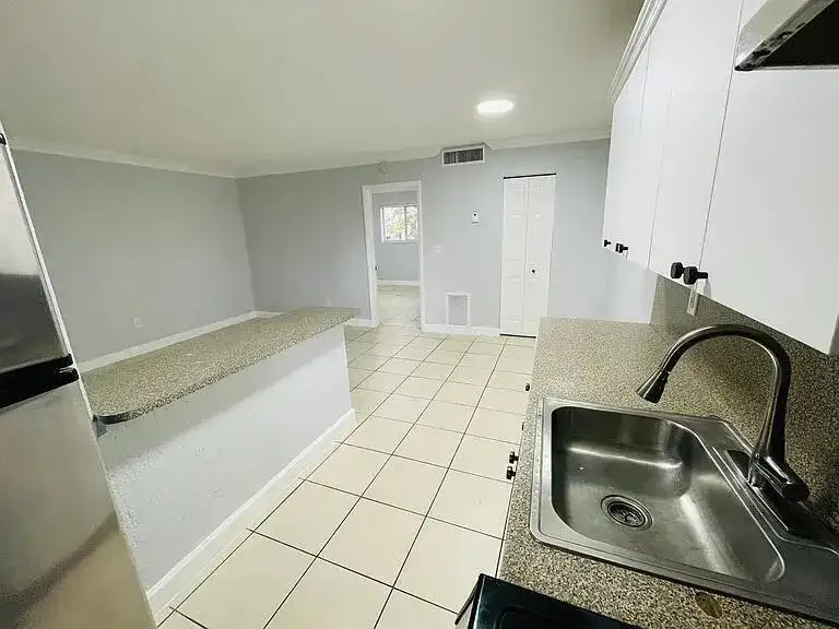 890 NW 45 Avenue # 32, Miami FL 33126 photo 3