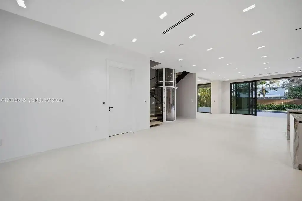 3318 NE 16TH Place, Fort Lauderdale FL 33305 photo 4
