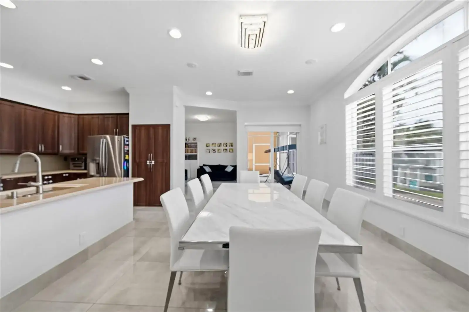 4916 SW 38TH Way, Hollywood FL 33312 photo 2