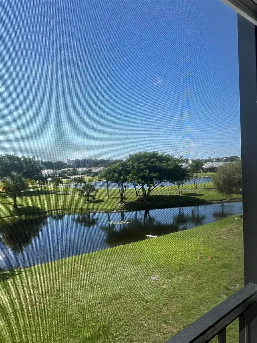 7006 Huntington Lane # 302, Delray Beach FL 33446
