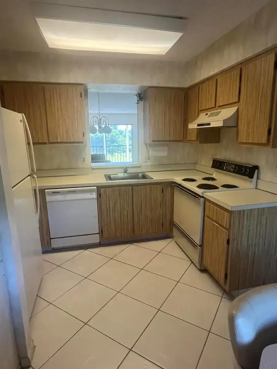 7006 HUNTINGTON Lane # 302, Delray Beach FL 33446 photo 4