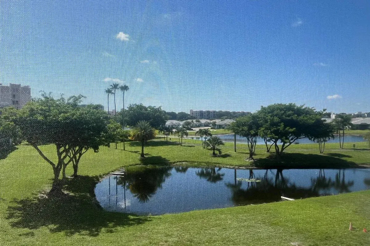 7006 Huntington Lane # 302, Delray Beach FL 33446