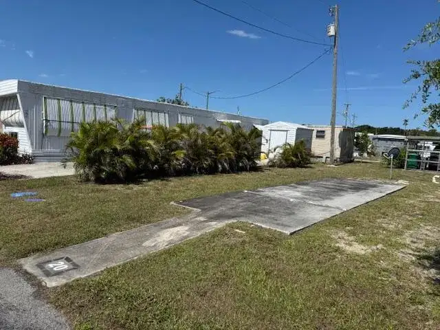 2023 St Lucie Blvd, Unit 20, Fort Pierce FL 34946 photo 2