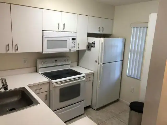 2236 N CYPRESS BEND Drive # 106, Pompano Beach FL 33069 photo 4