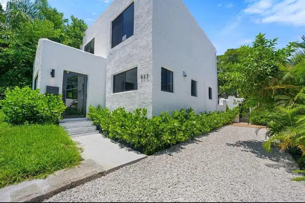 823 33RD Street, West Palm Beach FL 33407 photo 2
