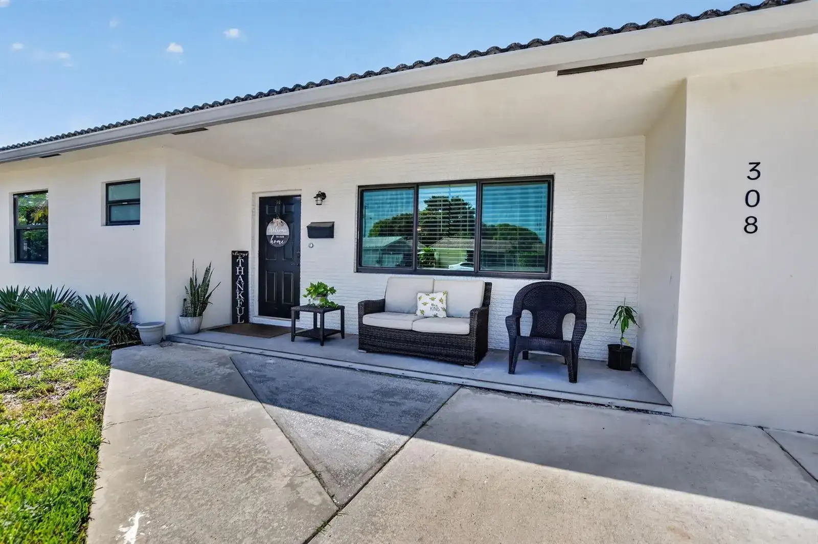 308 SE 2nd Street, Deerfield Beach FL 33441 photo 2