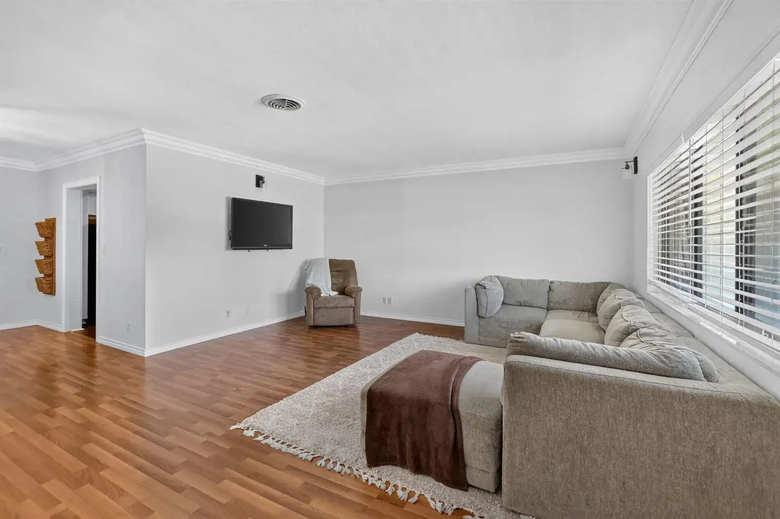 308 SE 2nd Street, Deerfield Beach FL 33441 photo 4