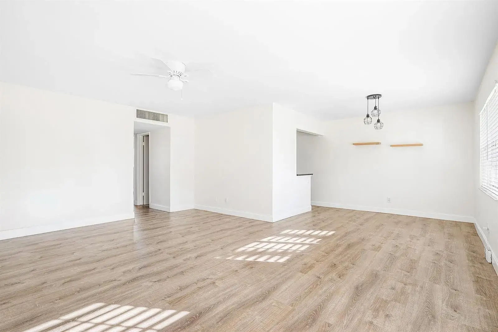 2455 NE 51st Street # E102, Fort Lauderdale FL 33308