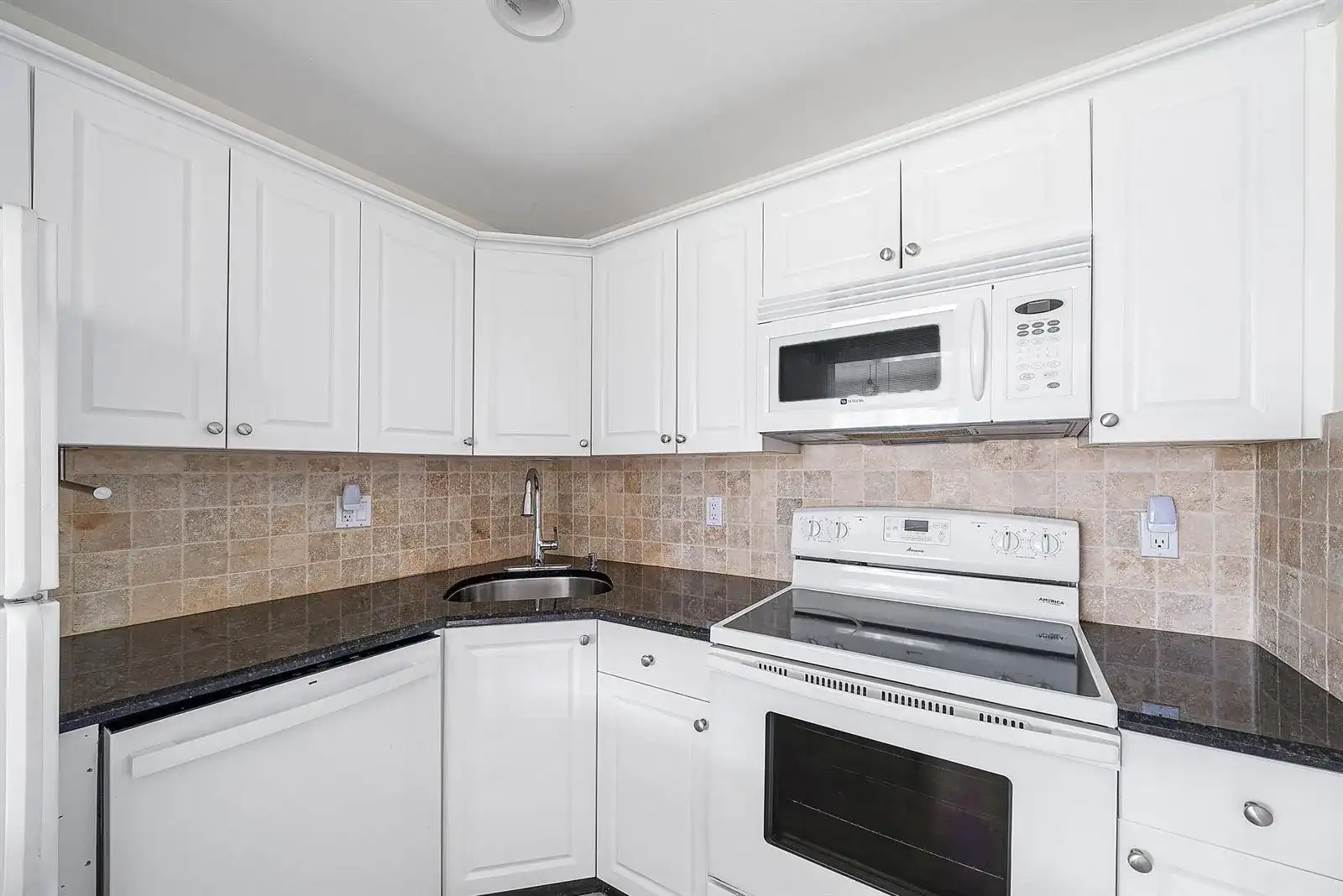 2455 NE 51st Street # E102, Fort Lauderdale FL 33308 photo 3