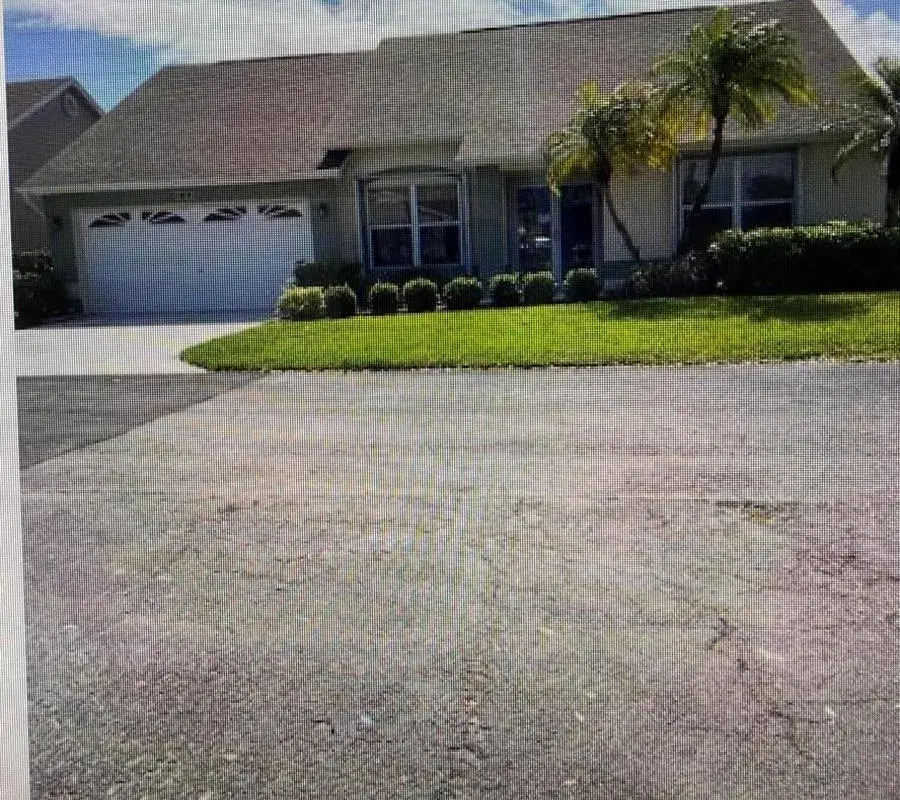 382 NW SHERRY Lane, Port St. Lucie FL 34986