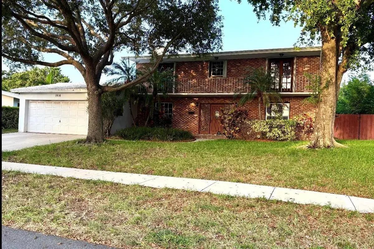 1916 HARBOURVIEW Drive, Fort Lauderdale FL 33316