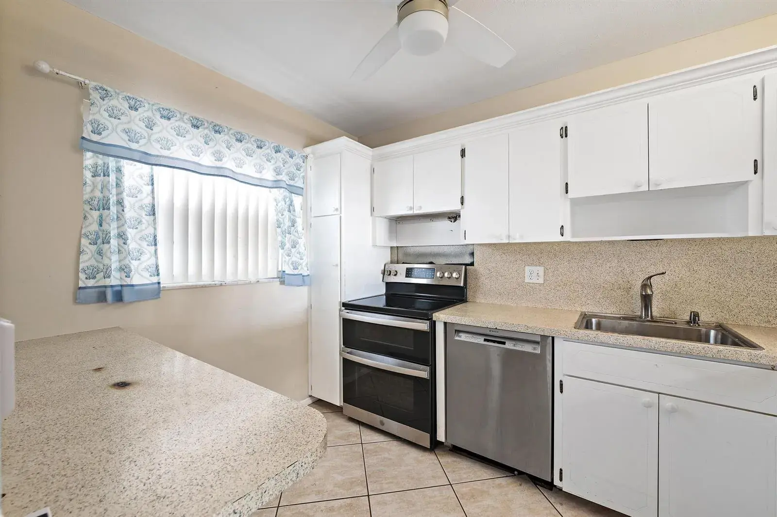 29 Yacht Club Drive Unit 405, North Palm Beach FL 33408