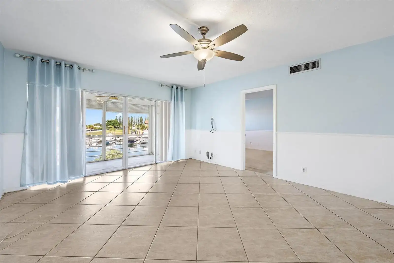 29 Yacht Club Drive Unit 405, North Palm Beach FL 33408 photo 5