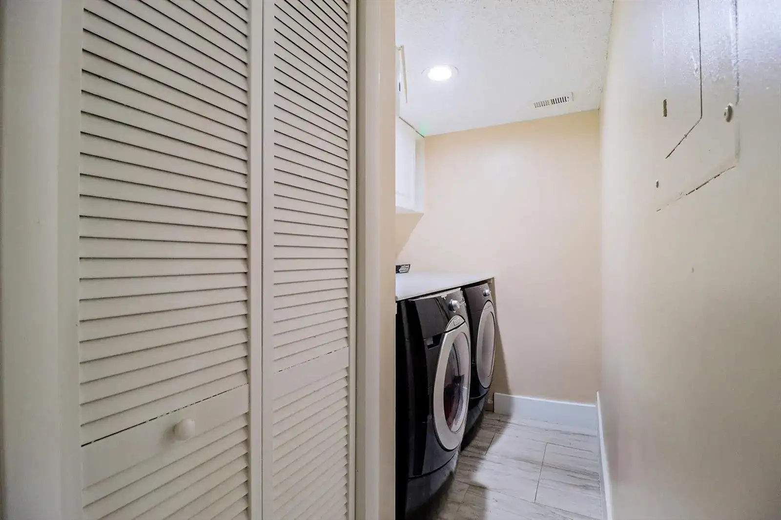 450 PALM Circle W # 106, Pembroke Pines FL 33025 photo 5