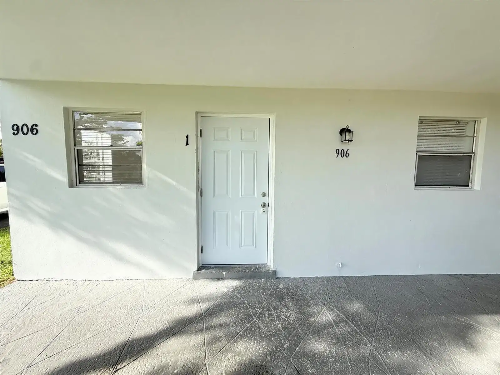 906 Foresteria Drive, Lake Park FL 33403 photo 3