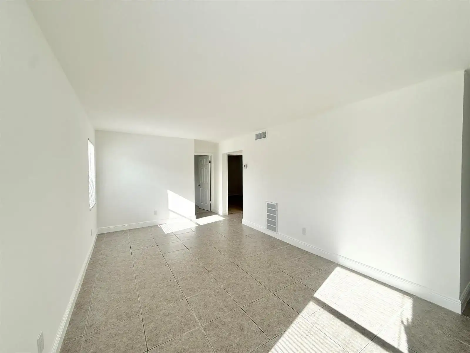 906 Foresteria Drive, Lake Park FL 33403 photo 5