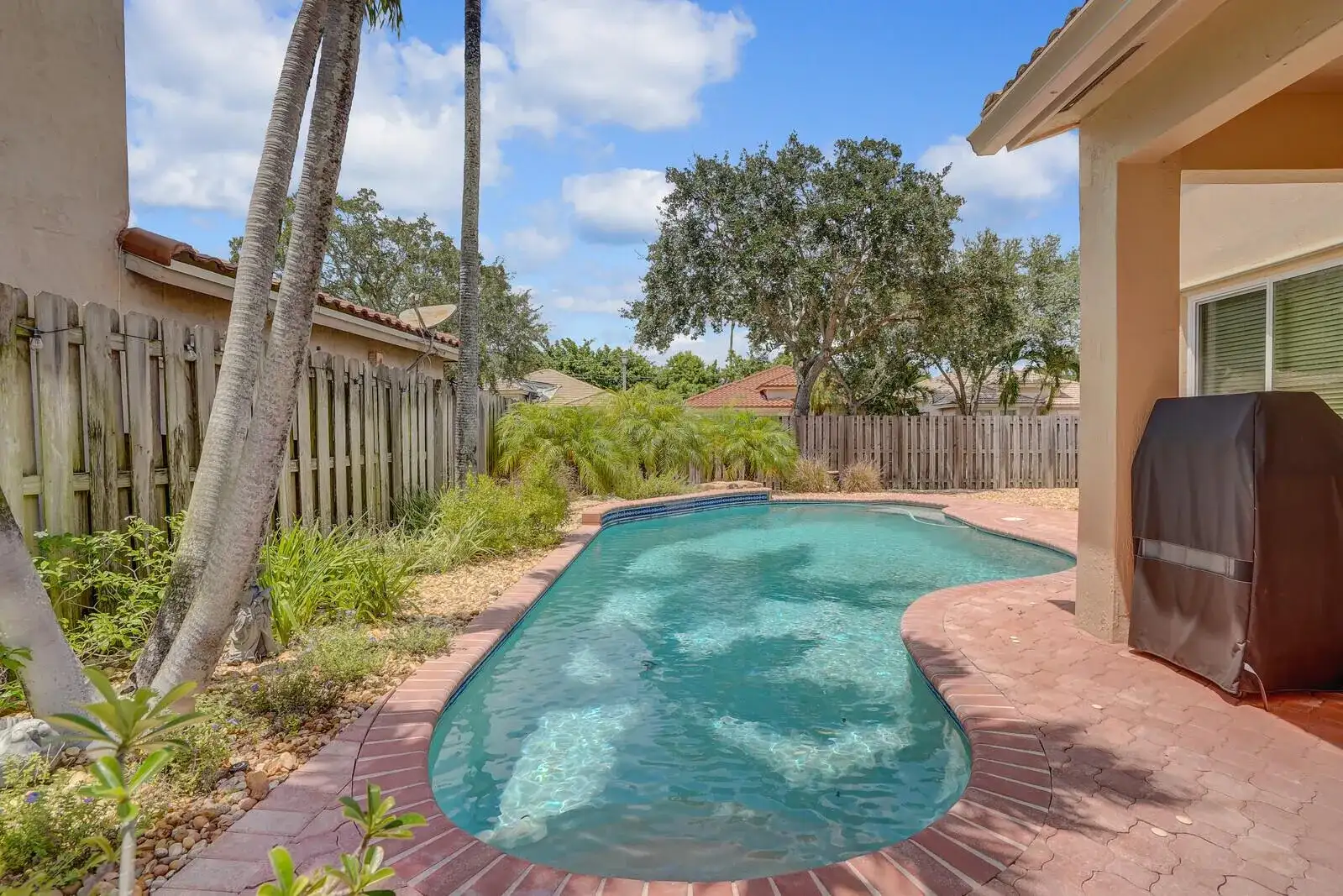 317 E Garden Cove Circle, Davie FL 33325 photo 3