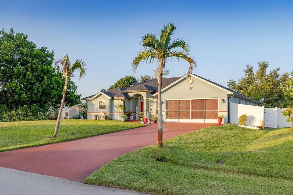 1871 SW MONTERREY Lane, Port St. Lucie FL 34953 photo 5