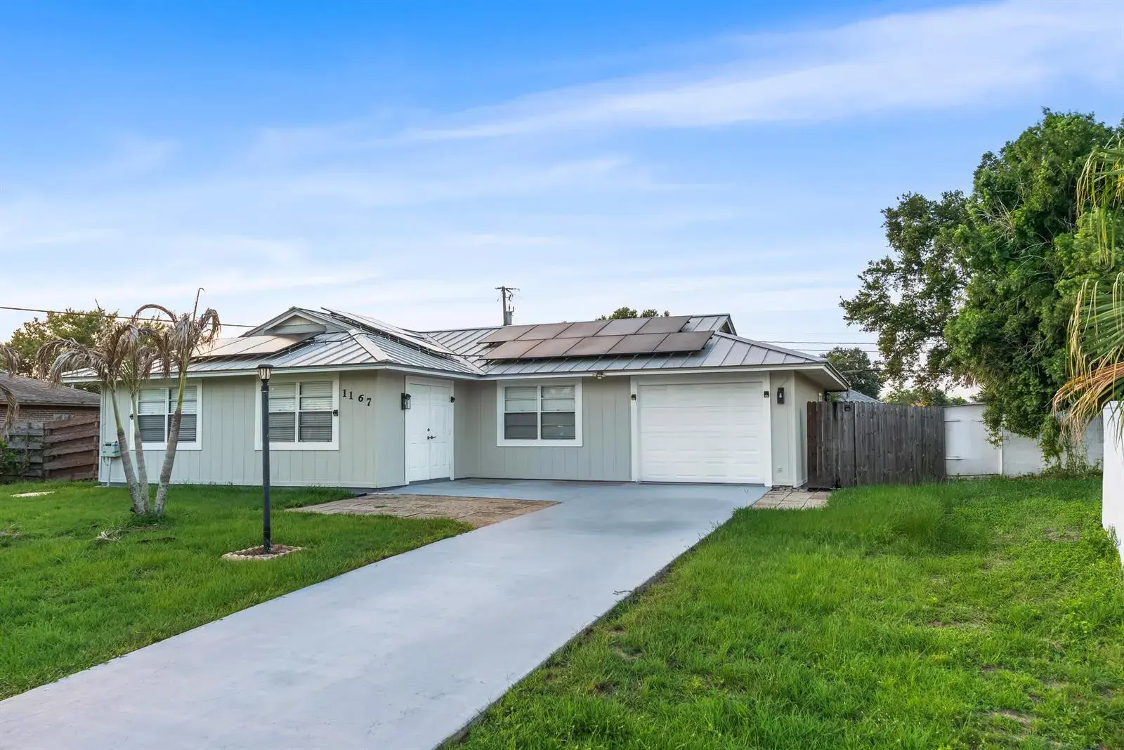 1167 SW GARDENA Avenue, Port St. Lucie FL 34953