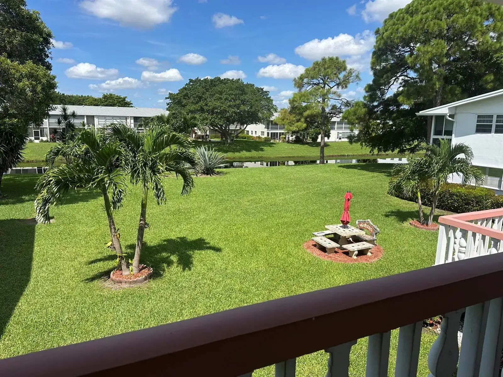 41 Lyndhurst B Unit 41, Deerfield Beach FL 33442 photo 2