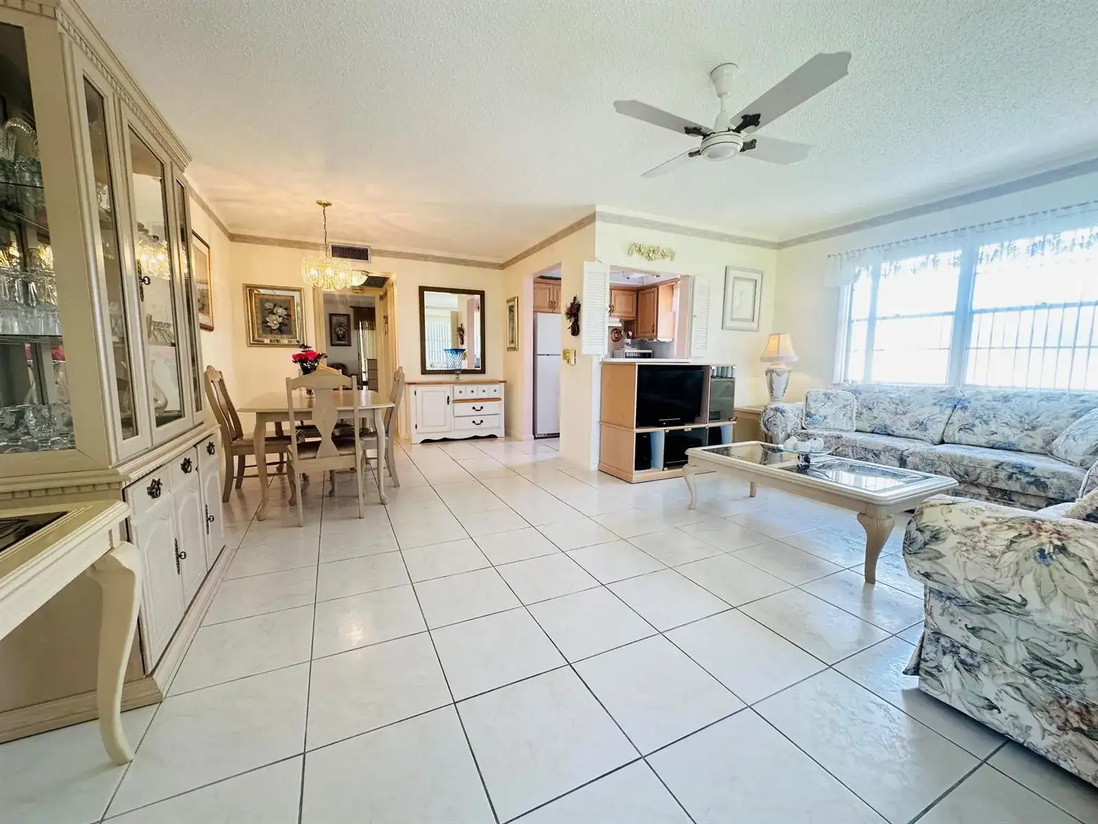 41 Lyndhurst B Unit 41, Deerfield Beach FL 33442 photo 3