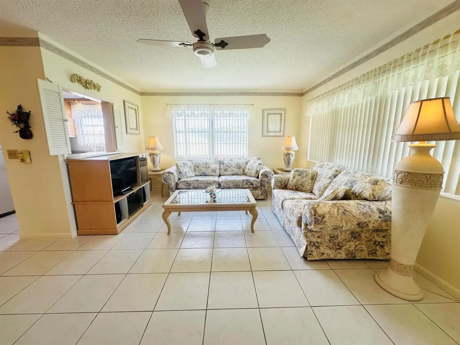 41 Lyndhurst B Unit 41, Deerfield Beach FL 33442 photo 4