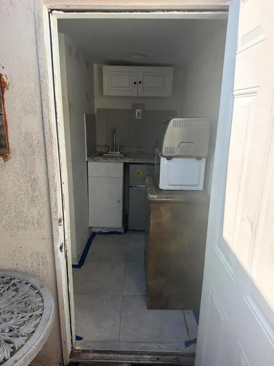 1822 Cleveland Street # c, Hollywood FL 33020 photo 2