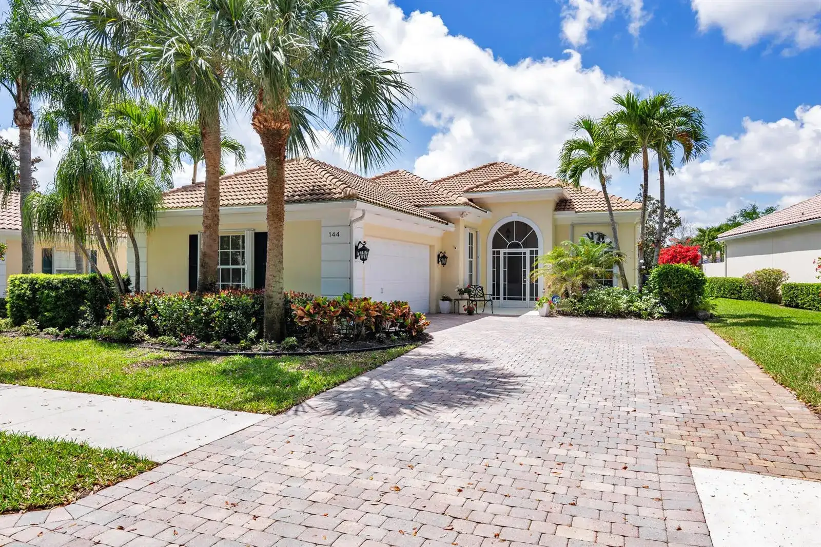 144 Euphrates Circle, Palm Beach Gardens FL 33410 photo 2